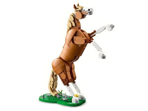 LEGO Creator Прекрасний кінь 685 деталей (31166) &ndash; фото товару LEGO з категорії LEGO Creator 3-in-1. Оригінал, доставка по Україні