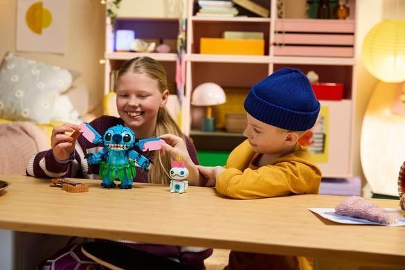 LEGO Disney Стіч і Страхопудка (43296) &ndash; фото товару LEGO з категорії LEGO Disney. Оригінал, доставка по Україні