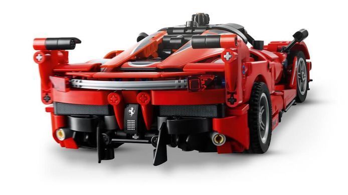 LEGO Technic Ferrari FXX K 897 деталей (42212) &ndash; фото товара LEGO из категории LEGO Technic. Оригинал, доставка по Украине