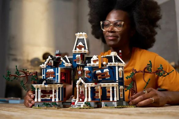 LEGO ICONS Stranger Things Дивні дива: Будинок Кріла 2593 деталей (11370) &ndash; фото товару LEGO з категорії LEGO Stranger Things. Оригінал, доставка по Україні