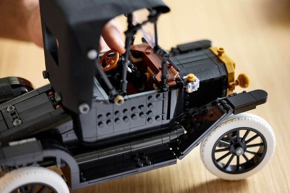 LEGO Icons Ford Model T 1060 деталей (11376) &ndash; фото товара LEGO из категории LEGO Icons. Оригинал, доставка по Украине