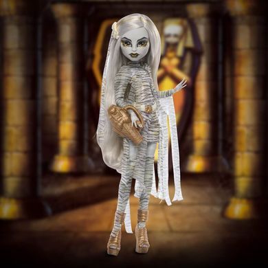 Лялька Monster High x Universal Monsters The Mummy &mdash; Мумія Mattel (JKM51) &ndash; фото товару Monster High з категорії Ляльки Monster High (Монстер Хай). Оригінал, доставка по Україні