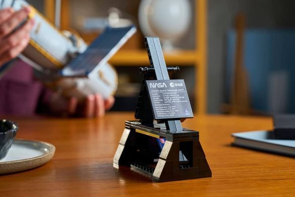 LEGO Icons Космічний телескоп &laquo;Габбл&raquo; (11382) &ndash; фото товару LEGO з категорії LEGO Icons. Оригінал, доставка по Україні
