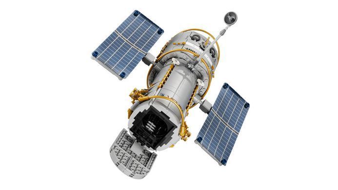LEGO Icons Космічний телескоп &laquo;Габбл&raquo; (11382) &ndash; фото товару LEGO з категорії LEGO Icons. Оригінал, доставка по Україні