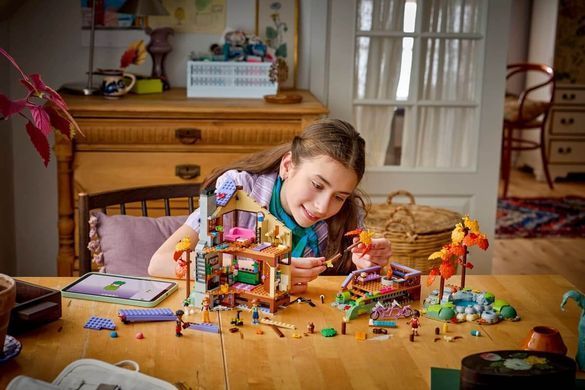 LEGO Friends Уютный лесной домик для осеннего отдыха (42705) &ndash; фото товара LEGO из категории LEGO Friends. Оригинал, доставка по Украине