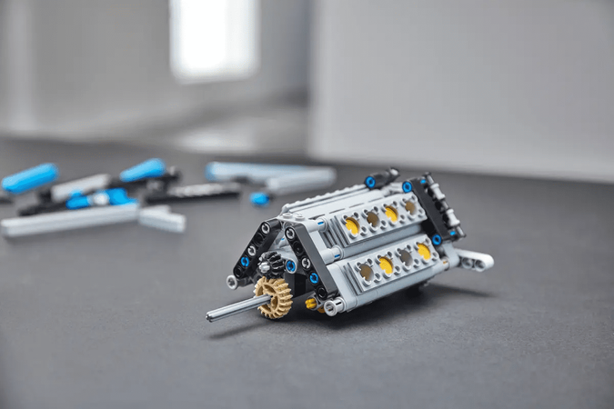 LEGO Technic Bugatti Chiron 3599 деталей (42083) &ndash; фото товару LEGO з категорії LEGO Technic. Оригінал, доставка по Україні