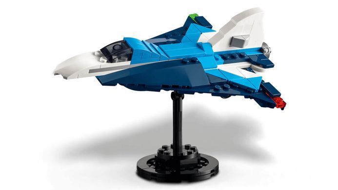LEGO Creator Авиация: спортивный самолет (31160) &ndash; фото товара LEGO из категории LEGO Creator 3-in-1. Оригинал, доставка по Украине