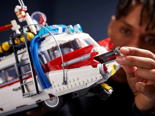 LEGO Icons Автомобіль ECTO-1 мисливців на привидів 2352 деталі (10274) &ndash; фото товару LEGO з категорії LEGO Icons. Оригінал, доставка по Україні