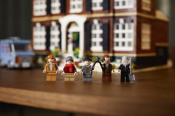 Конструктор LEGO Ideas Один дома 3955 деталей (21330) &ndash; фото товара LEGO из категории LEGO Ideas. Оригинал, доставка по Украине