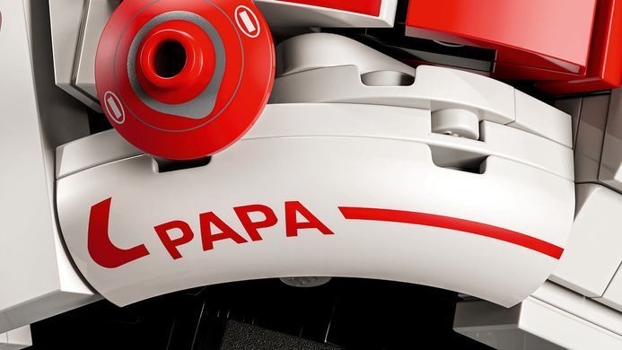 LEGO Editions Formula 1 Шолом Шарля Леклера з команди Scuderia Ferrari HP (43014) &ndash; фото товару LEGO з категорії LEGO Editions. Оригінал, доставка по Україні