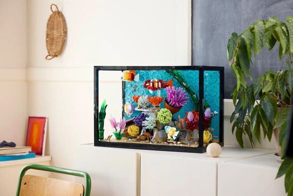 LEGO ICONS Тропический аквариум 4154 деталей (10366) &ndash; фото товара LEGO из категории LEGO Icons. Оригинал, доставка по Украине