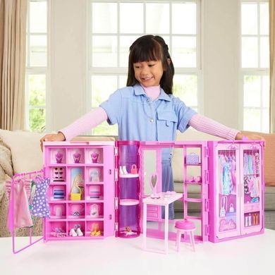 Ігровий набір Barbie Стильна гардеробна з лялькою Барбі та аксесуарами (HXD58) &ndash; фото товару Barbie з категорії Ігрові набори Барбі. Оригінал, доставка по Україні