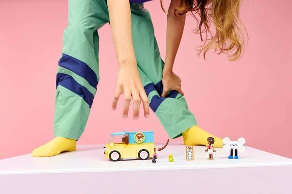 LEGO Friends Фургон с аксессуарами для питомцев (42678) &ndash; фото товара LEGO из категории LEGO Friends. Оригинал, доставка по Украине