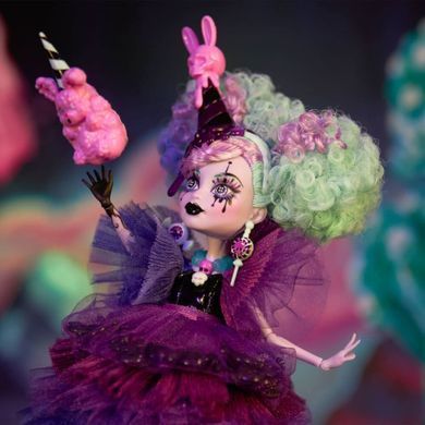 Колекційна лялька Monster High Skullector SDCC Sweet Screams &mdash; Твайла (HYW02) &ndash; фото товару Monster High з категорії Ляльки Monster High (Монстер Хай). Оригінал, доставка по Україні