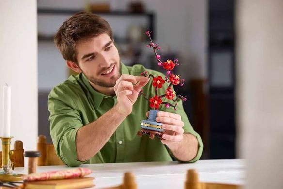 LEGO Icons Сливовий цвіт 327 деталей (10369) &ndash; фото товару LEGO з категорії LEGO Icons. Оригінал, доставка по Україні