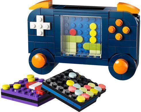 LEGO Creator Игровая ретро-консоль 268 деталей (31380) &ndash; фото товара LEGO из категории LEGO Creator 3-in-1. Оригинал, доставка по Украине