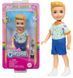Лялька Barbie Club Chelsea Хлопчик-блондин у футболці HXM98 Mattel