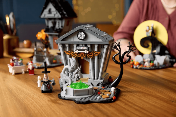 LEGO Ideas Кошмар перед Рождеством от Тима Бёртона и студии Disney 2193 детали (21351) &ndash; фото товара LEGO из категории LEGO Ideas. Оригинал, доставка по Украине