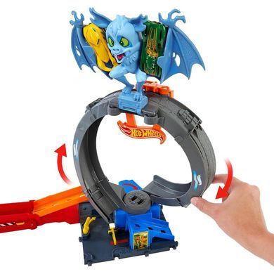 Ігровий набір Hot Wheels Неймовірна атака кажана (HTN78) &ndash; фото товару Hot Wheels з категорії Треки і набори Хот Вілс - Hot Wheels. Оригінал, доставка по Україні