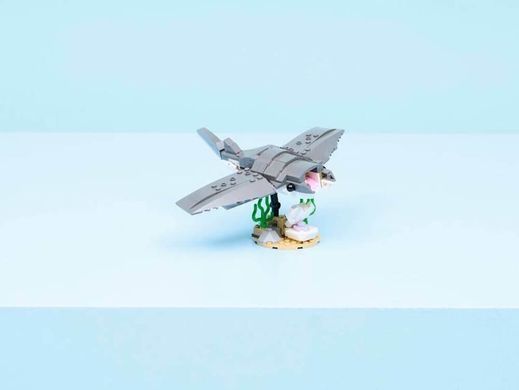 LEGO Creator Свирепая акула со сундуком сокровищ 379 деталей (31381) &ndash; фото товара LEGO из категории LEGO Creator 3-in-1. Оригинал, доставка по Украине