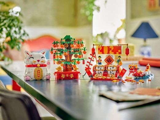LEGO Seasonal Кіт удачі (40813) &ndash; фото товару LEGO з категорії LEGO Seasonal. Оригінал, доставка по Україні