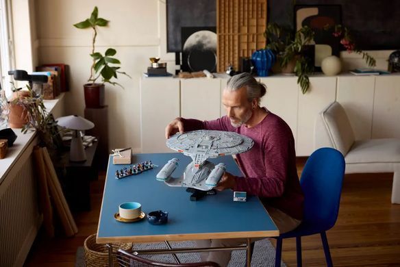 LEGO ICONS Star Trek: U.S.S. Enterprise NCC-1701-D&trade; 3600 деталей (10356) &ndash; фото товара LEGO из категории LEGO Icons. Оригинал, доставка по Украине