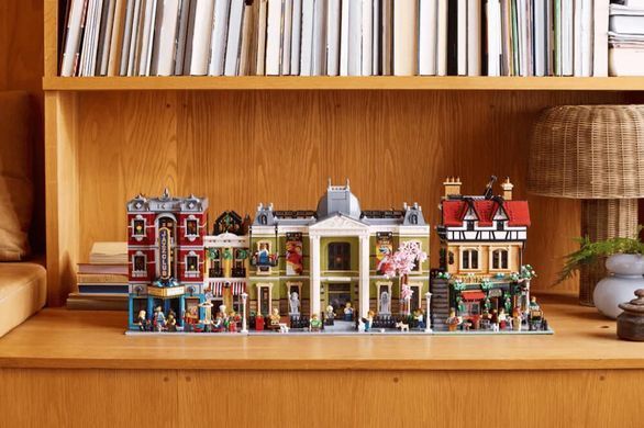 Конструктор LEGO ICONS Куточок Тюдорів 3266 деталей (10350) &ndash; фото товару LEGO з категорії LEGO Icons. Оригінал, доставка по Україні