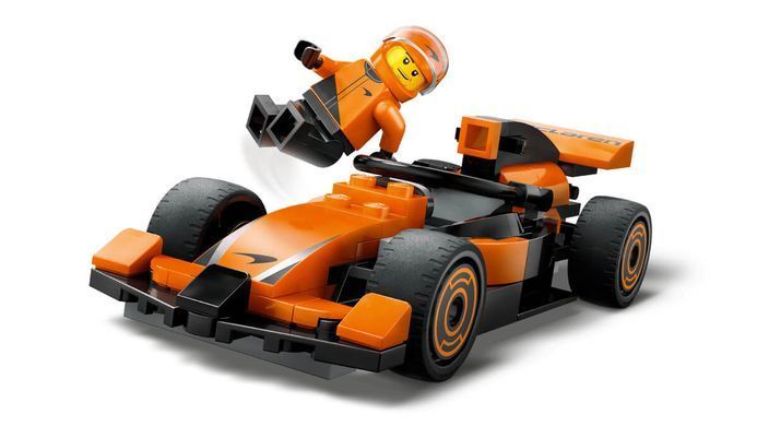 LEGO City Пилот F1&reg; с автомобилем для гонки команды McLaren (60442) &ndash; фото товара LEGO из категории LEGO City. Оригинал, доставка по Украине