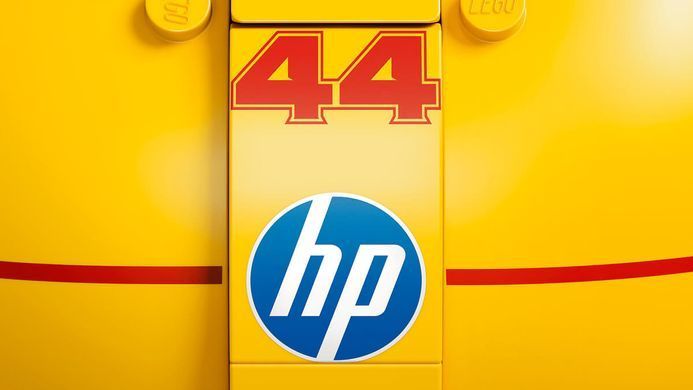 LEGO Editions Formula 1 Шолом Льюїса Гамільтона з команди Scuderia Ferrari HP (43022) &ndash; фото товару LEGO з категорії LEGO Editions. Оригінал, доставка по Україні
