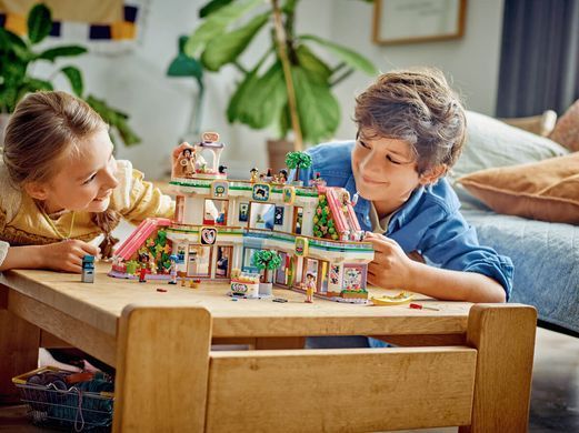 LEGO Friends Торговельний центр у Хартлейк-Сіті (42604) &ndash; фото товару LEGO з категорії LEGO Friends. Оригінал, доставка по Україні