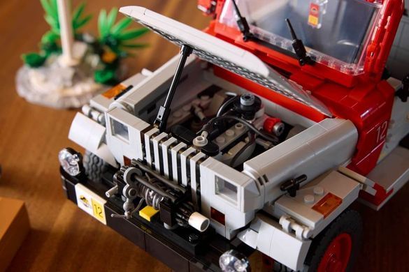 LEGO Jurassic World - Jurassic Park Jeep Wrangler (77984) &ndash; фото товару LEGO з категорії LEGO Jurassic World. Оригінал, доставка по Україні