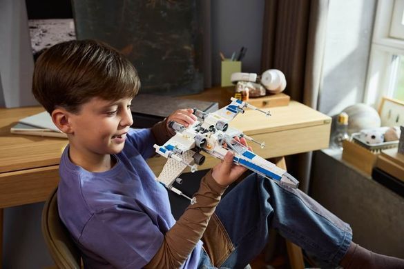 LEGO Star Wars Новий Республіканський винищувач X-Wing (75460) &ndash; фото товару LEGO з категорії LEGO Star Wars. Оригінал, доставка по Україні