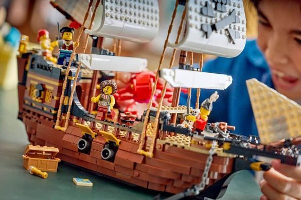 LEGO&reg; Creator 31387 Iconic Pirate Ship