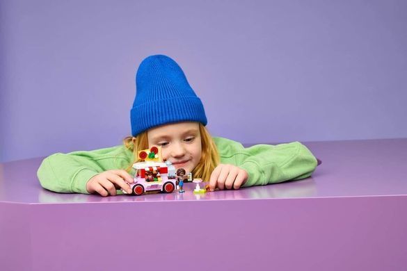 LEGO&reg; Friends 42694 Pizza Truck