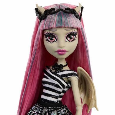 Лялька Monster High Rochelle Goyle G1 Creeproduction &mdash; Рошель Гойл Mattel (JHK57) &ndash; фото товару Monster High з категорії Ляльки Monster High (Монстер Хай). Оригінал, доставка по Україні