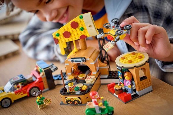LEGO City Доставка пиццы с разными транспортными средствами (60496) &ndash; фото товара LEGO из категории LEGO City. Оригинал, доставка по Украине
