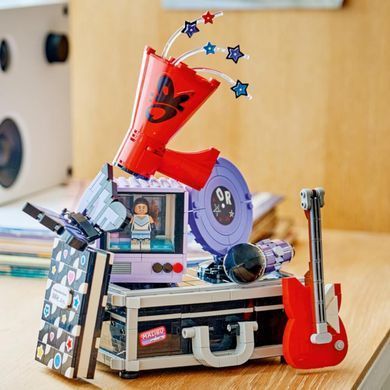 LEGO Editions Music Секретное хранилище Оливии Родриго (43030) &ndash; фото товара LEGO из категории LEGO Editions. Оригинал, доставка по Украине
