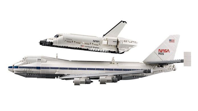 LEGO ICONS Самолет-носитель шаттлов 2417 деталей (10360) &ndash; фото товара LEGO из категории LEGO Icons. Оригинал, доставка по Украине