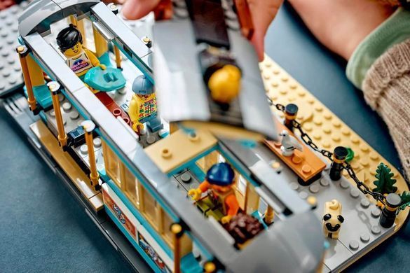 LEGO City Классический трамвай на пляж (60506) &ndash; фото товара LEGO из категории LEGO City. Оригинал, доставка по Украине