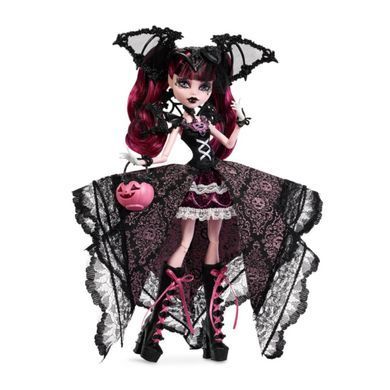 Колекційна лялька Monster High Skullector Halloween Edition &mdash; Дракулаура (JMG90) &ndash; фото товару Monster High з категорії Ляльки Monster High (Монстер Хай). Оригінал, доставка по Україні