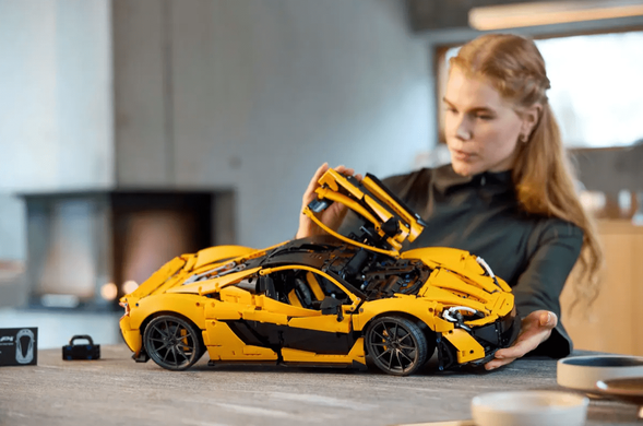 LEGO Technic McLaren P1 3893 деталей (42172) купить