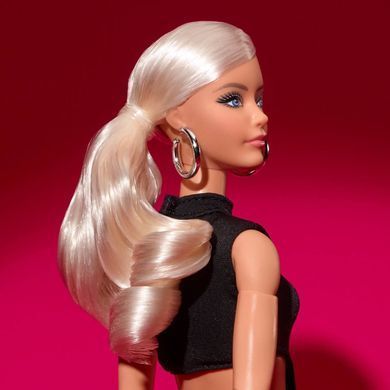 Коллекционная кукла Barbie Basics №2 Пепельный блонд Mattel (JBH71) &ndash; фото товара Barbie Collector  из категории Коллекционные куклы Барби - Barbie Collector. Оригинал, доставка по Украине
