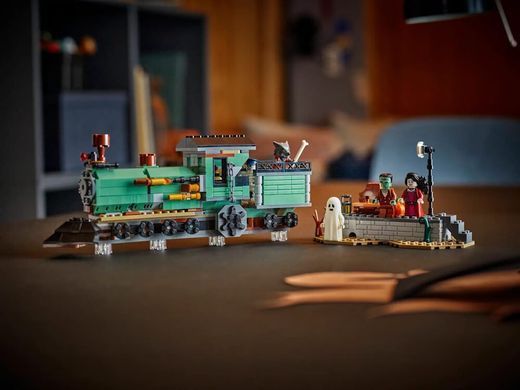LEGO Creator Имение с привидениями 736 деталей (31167) &ndash; фото товара LEGO из категории LEGO Creator 3-in-1. Оригинал, доставка по Украине