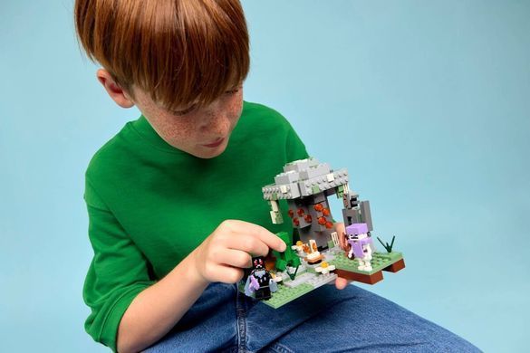 LEGO Minecraft Бледный сад 243 детали (21586) &ndash; фото товара LEGO из категории LEGO Minecraft. Оригинал, доставка по Украине