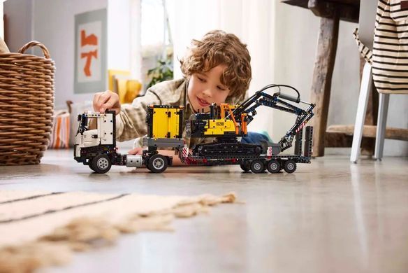 LEGO Technic Вантажівка Volvo FMX і Електричний екскаватор EC230 2274 деталі (42175) &ndash; фото товару LEGO з категорії LEGO Technic. Оригінал, доставка по Україні