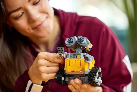 LEGO Disney ВОЛЛ-І та Єва 811 деталей (43279) &ndash; фото товару LEGO з категорії LEGO Disney. Оригінал, доставка по Україні