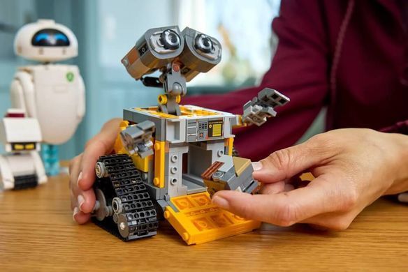 LEGO Disney ВОЛЛ-І та Єва 811 деталей (43279) &ndash; фото товару LEGO з категорії LEGO Disney. Оригінал, доставка по Україні