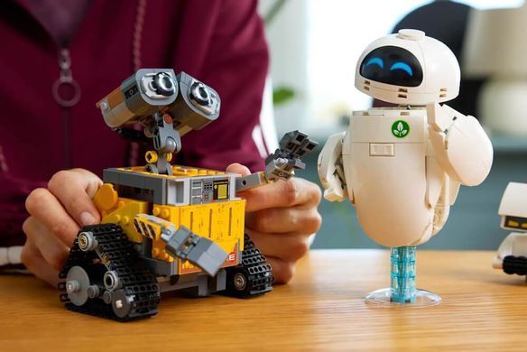 LEGO Disney ВОЛЛ-І та Єва 811 деталей (43279) &ndash; фото товару LEGO з категорії LEGO Disney. Оригінал, доставка по Україні