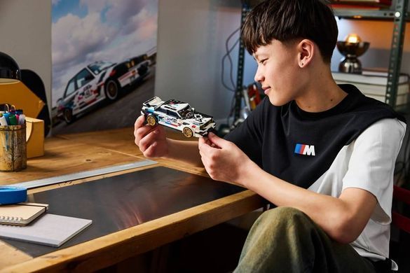 LEGO Speed Champions BMW M3 (E30) (77263) &ndash; фото товару LEGO з категорії LEGO Speed Champions. Оригінал, доставка по Україні