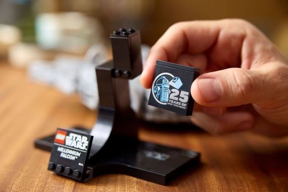 LEGO Star Wars Тисячолітній сокіл (75375) &ndash; фото товару LEGO з категорії LEGO Star Wars. Оригінал, доставка по Україні